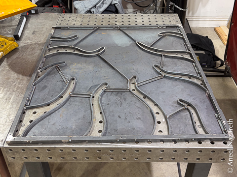 Ten cross braces have been placed between the tentacles